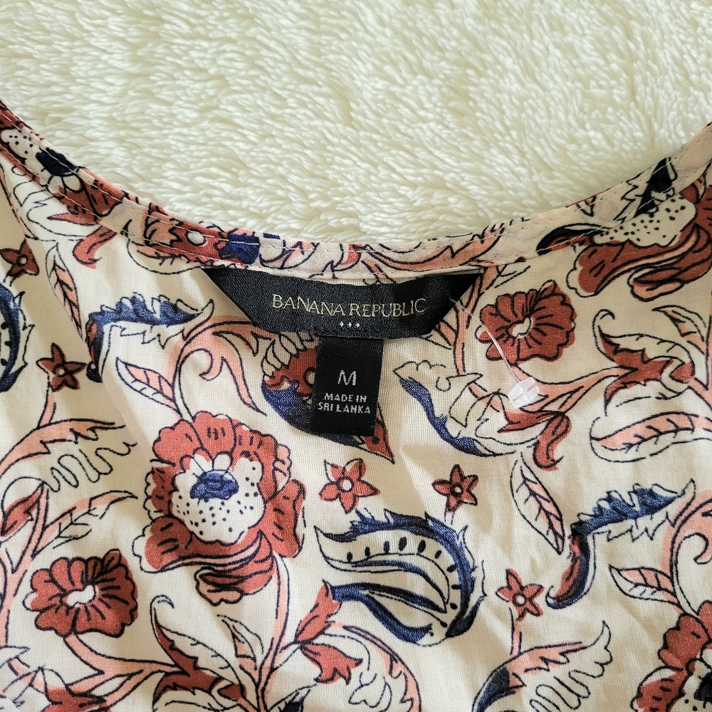 Banana🍌Republic Floral💐 Peplum Top - NWT - Picture 3 of 10